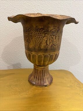 Vintage Decorative Bronze-Tone Vineyard Urn 12” tall